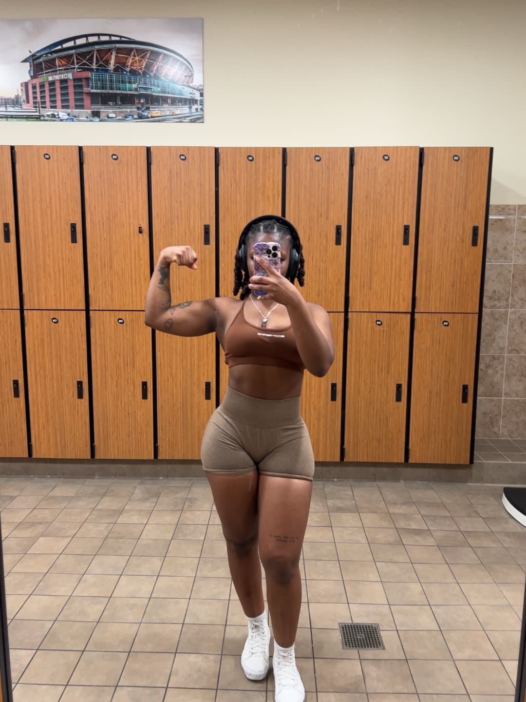 Senatu in the gym locker room